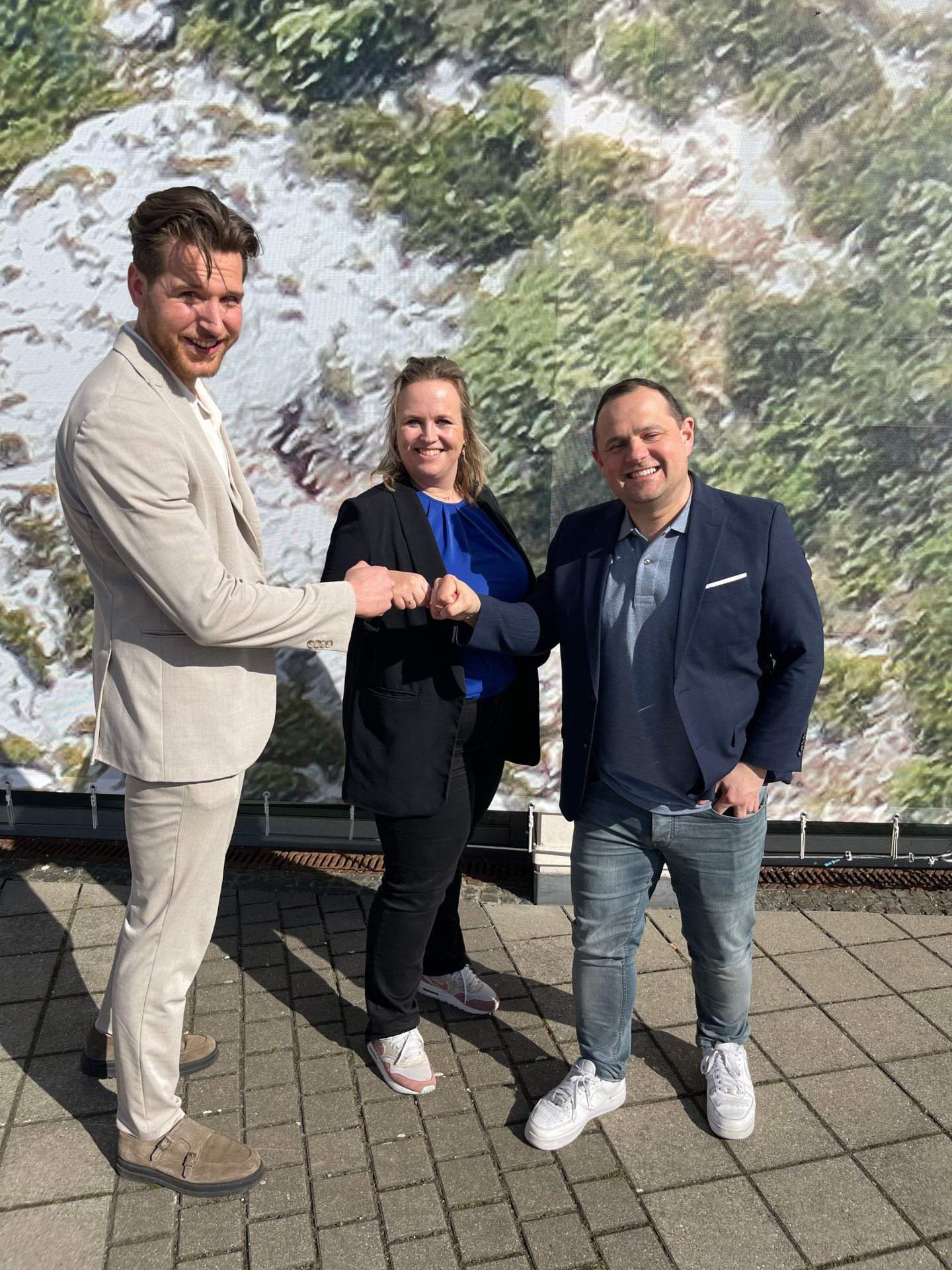 Marleen Rompen of Jaarbeurs with Kelvin and Steef of PitchBridge